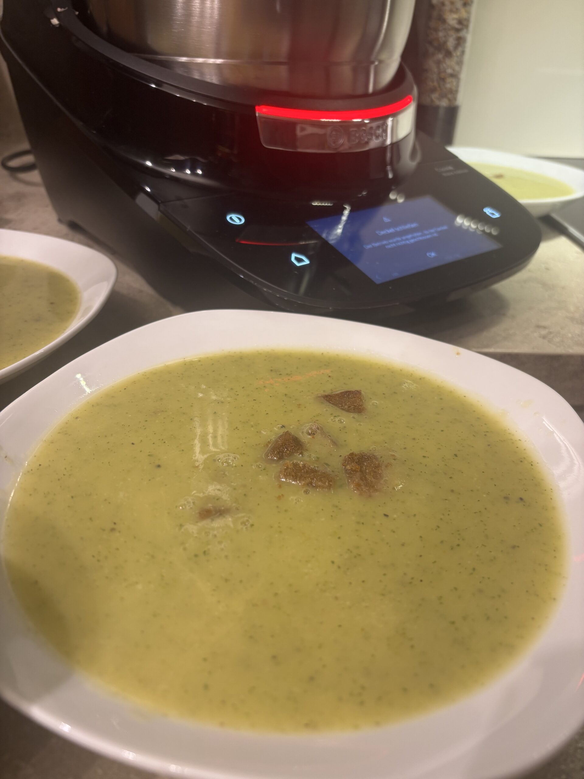 Kartoffel-Zucchini-Suppe im Cookit