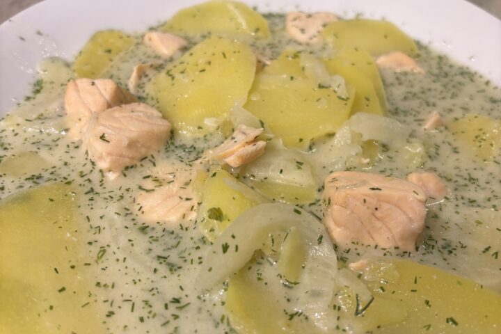Kartoffel-Dill-Suppe mit Lachs im Cookit – cremig, aromatisch & einfach