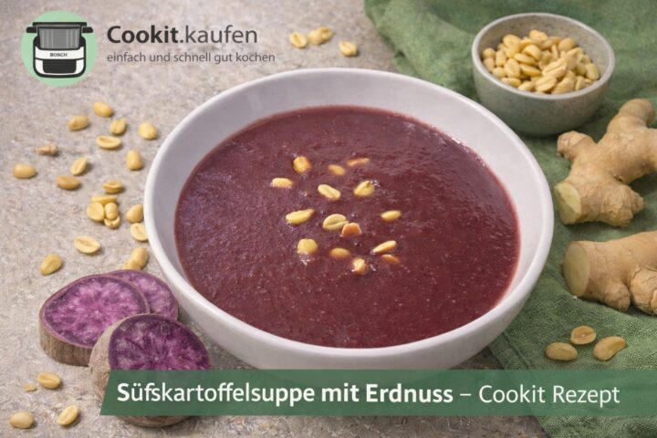 Cremige violette Süßkartoffelsuppe mit Erdnuss in einer Schale